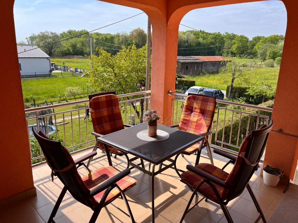 Apartman Magnolia Petrovina Turopoljska Exterior foto